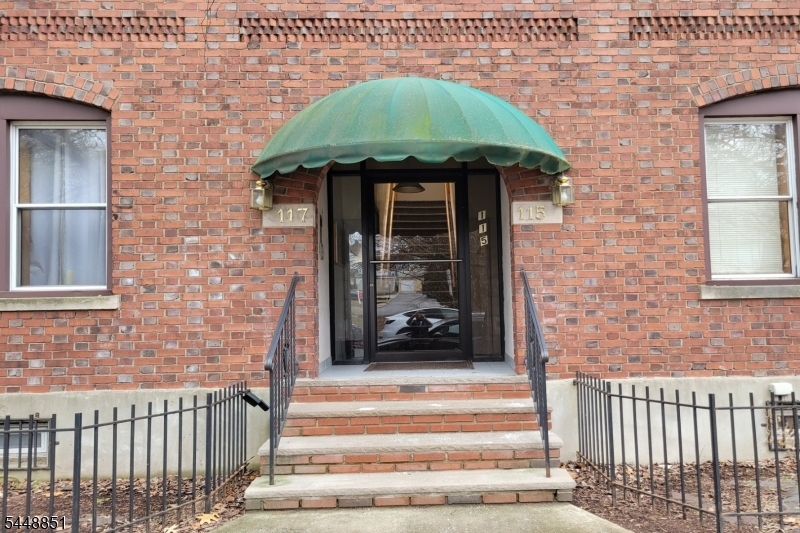 117 Forest St 2l Montclair NJ 07042