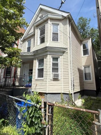 792 S 15th Street Newark NJ 07108
