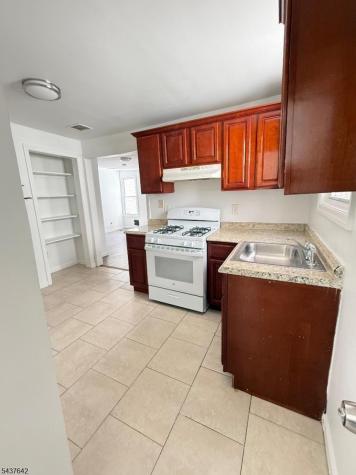 792 S 15th Street Newark NJ 07108