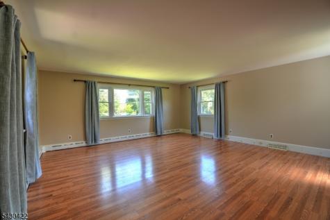 954 State Route 173 Bloomsbury NJ 08804