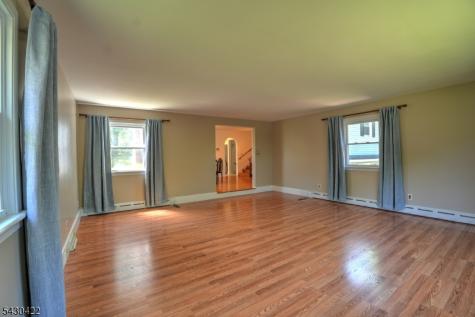954 State Route 173 Bloomsbury NJ 08804