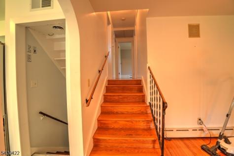 954 State Route 173 Bloomsbury NJ 08804