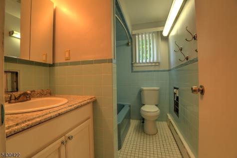 954 State Route 173 Bloomsbury NJ 08804