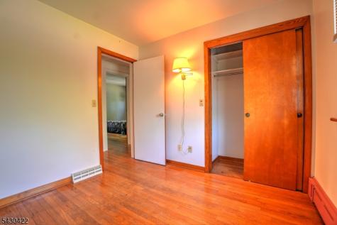 954 State Route 173 Bloomsbury NJ 08804