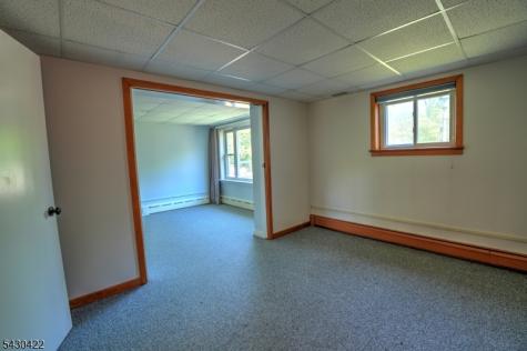 954 State Route 173 Bloomsbury NJ 08804