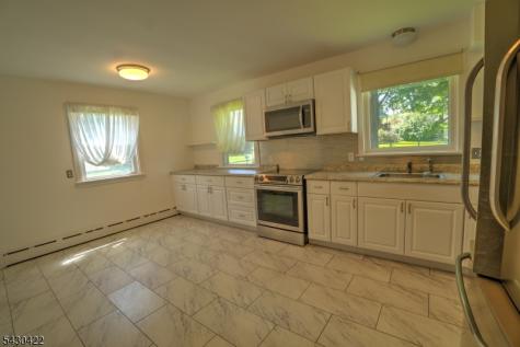 954 State Route 173 Bloomsbury NJ 08804