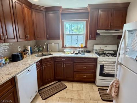 125 Mckinley Avenue Lodi NJ 07644