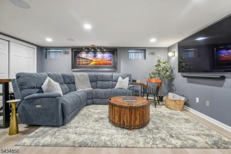 4 Copperfield Way Morris NJ 07960