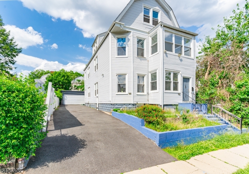 10 Charles Street East Orange NJ 07017