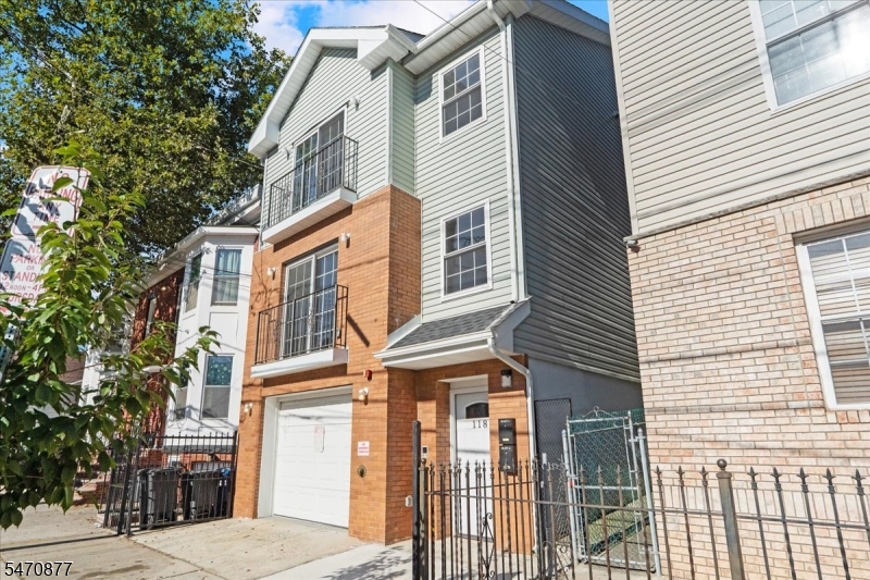 118 Oraton Street Newark NJ 07104