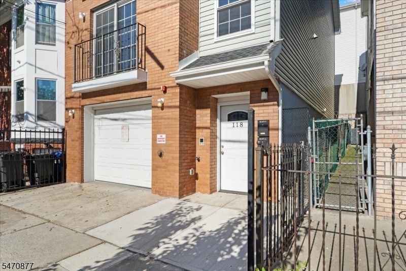 118 Oraton Street Newark NJ 07104