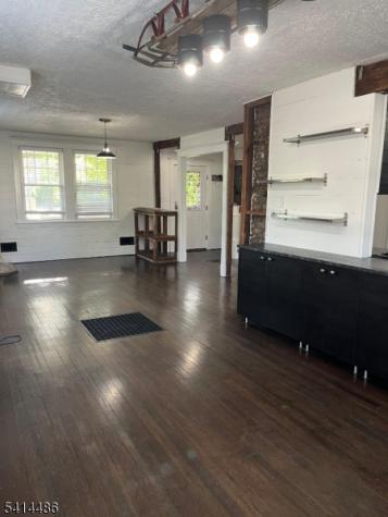 272 Lake Avenue Metuchen NJ 08840
