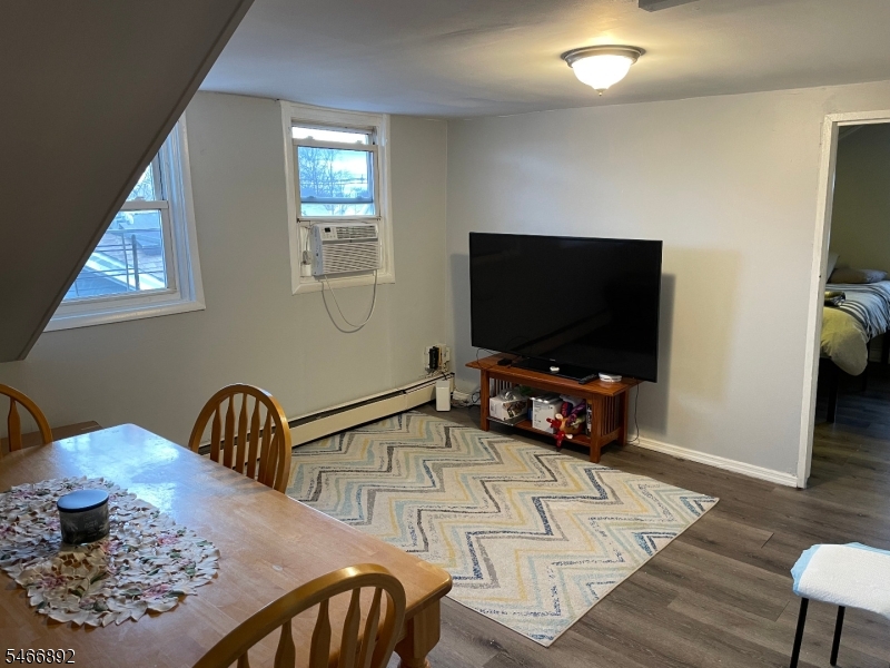 318 E 1st Avenue Roselle NJ 07203
