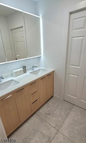 7 Soho Drive Jersey City NJ 07305