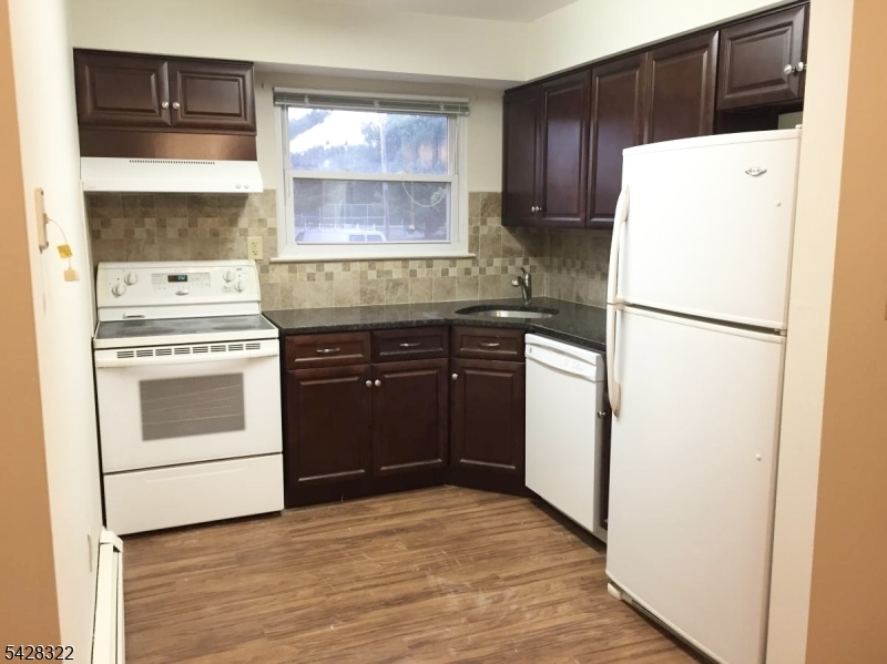 28 Deanna Drive Hillsborough NJ 08844