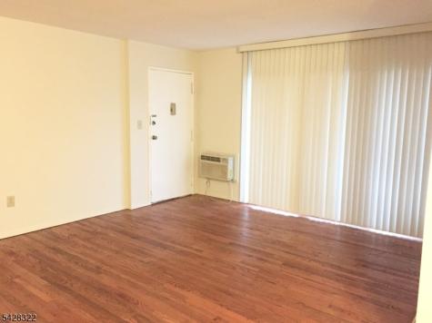 28 Deanna Drive Hillsborough NJ 08844