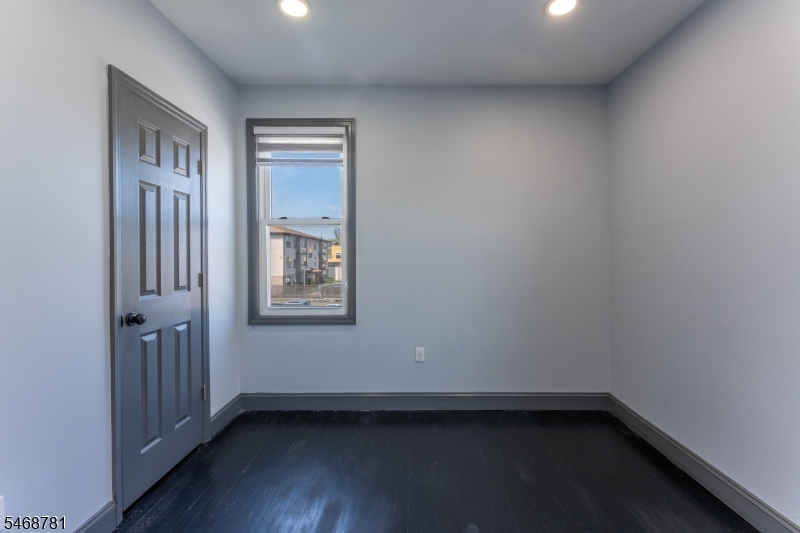 661 Mckinley Street Elizabeth NJ 07202