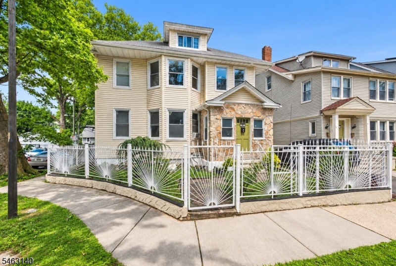 35 Sunnyside Terrace East Orange NJ 07018