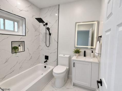 35 Sunnyside Terrace East Orange NJ 07018