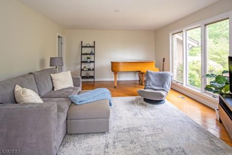 32 E Main Street Mendham NJ 07960