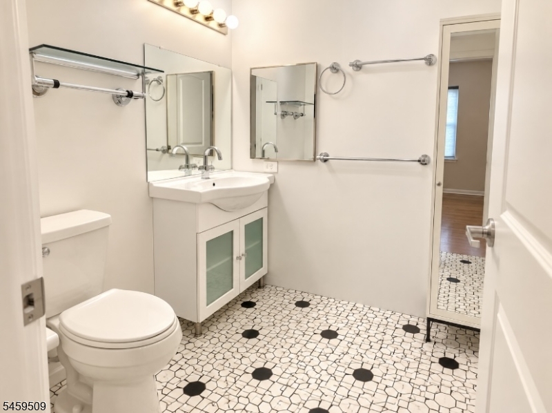 92 Willow Street Bloomfield NJ 07003