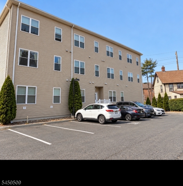 92 Willow Street Bloomfield NJ 07003