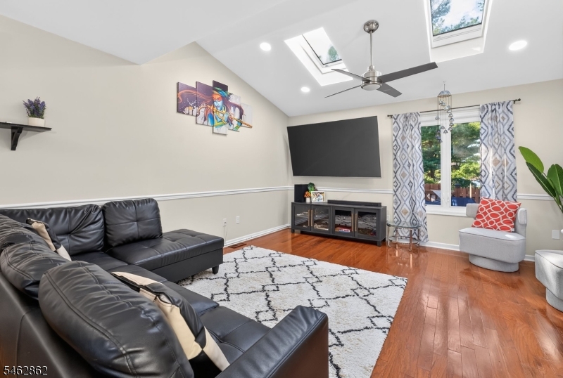 29 Olive Court Raritan NJ 08822
