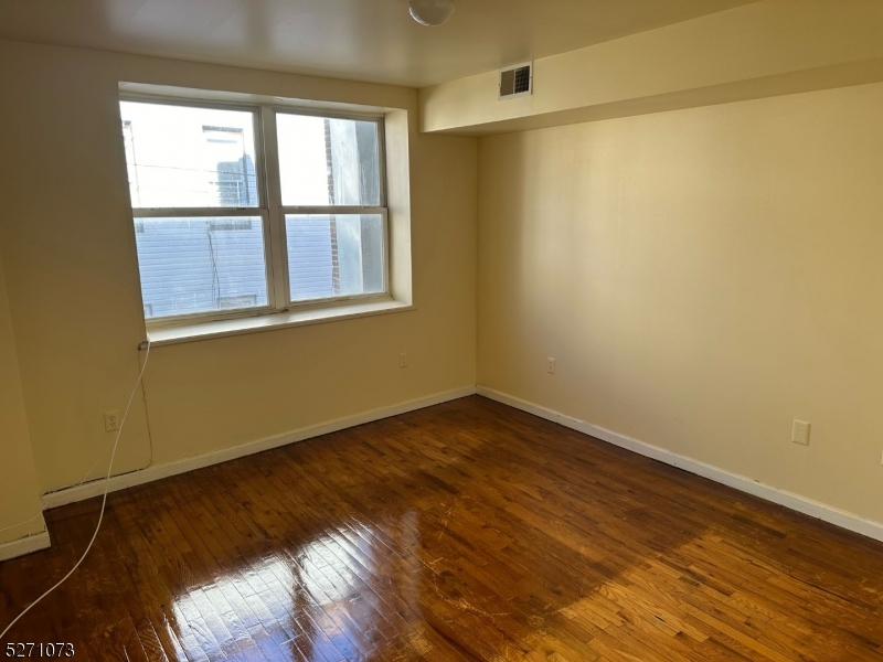 473 Clinton Avenue Newark NJ 07108