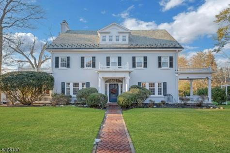 11 Crestmont Road Verona NJ 07044