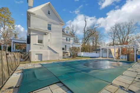 11 Crestmont Road Verona NJ 07044