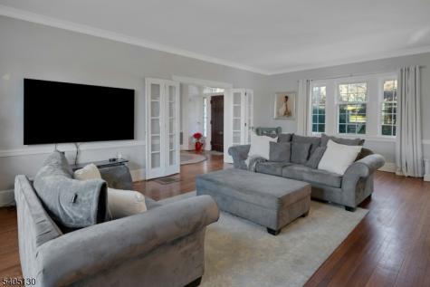 11 Crestmont Road Verona NJ 07044