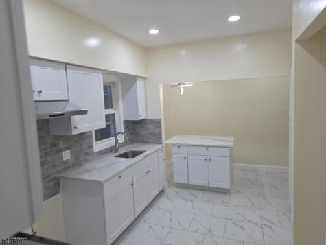 212 Park Avenue East Orange NJ 07017