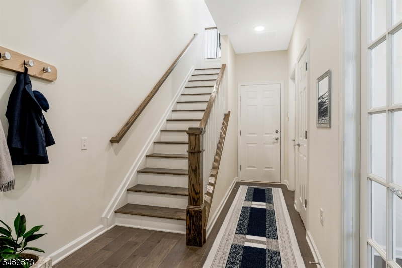 17 Gala Court Livingston NJ 07039