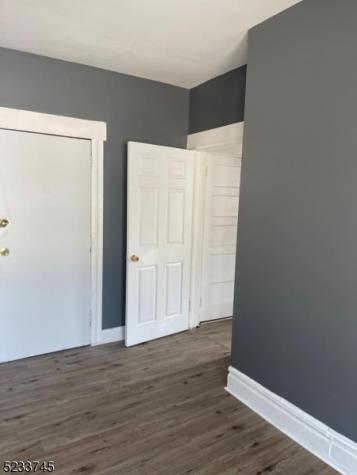 32 Rosehill Place Irvington NJ 07111