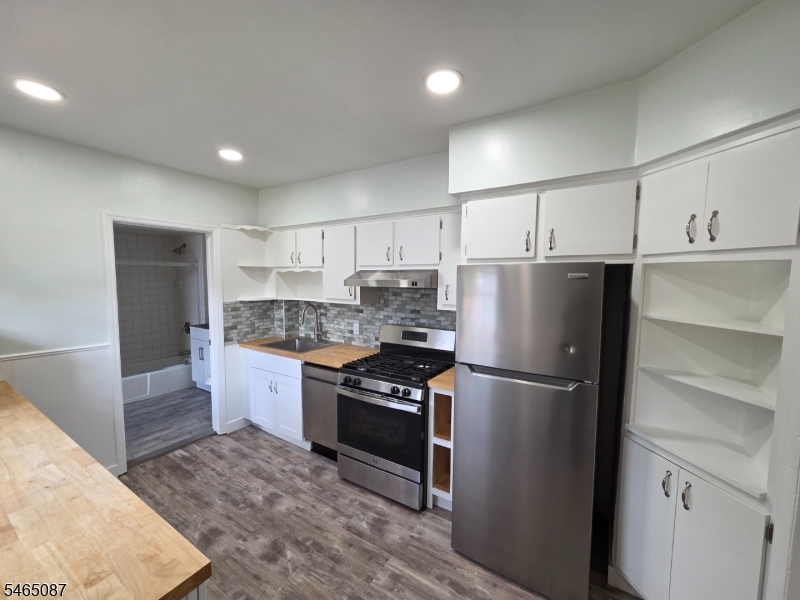 31 Meade Street West Orange NJ 07052