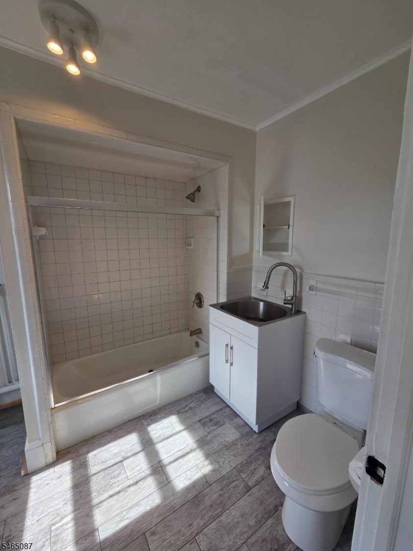 31 Meade Street West Orange NJ 07052