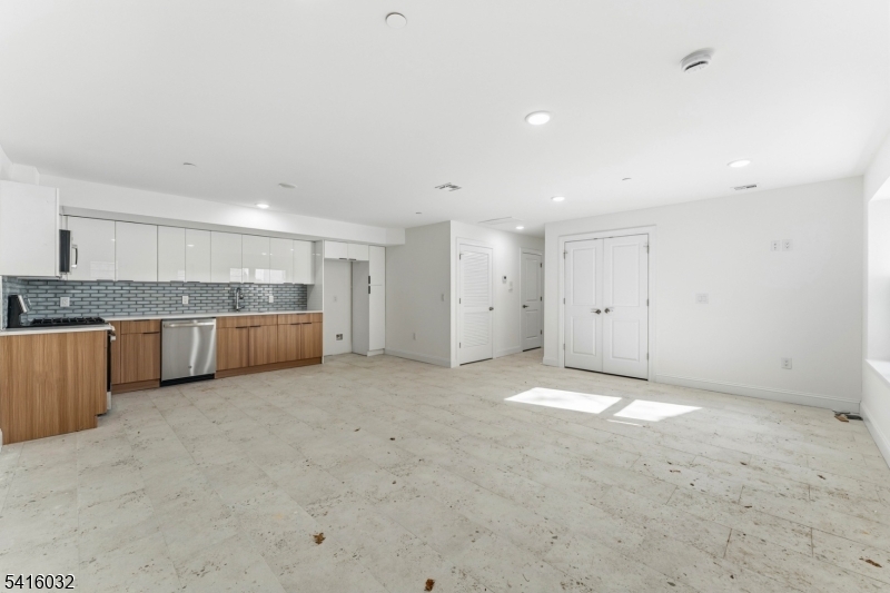 106 Columbia Avenue Newark NJ 07106