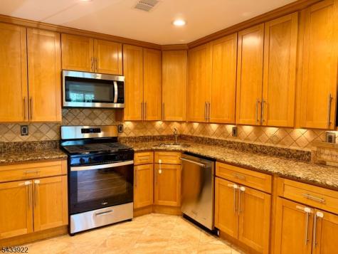 196 Sapphire Lane Franklin NJ 08823