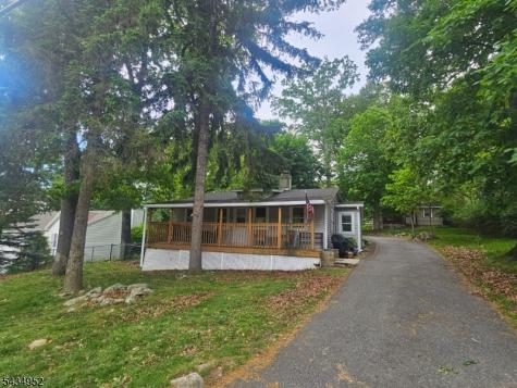 10 Shawnee Road Hopatcong NJ 07843