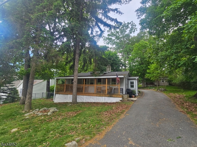 10 Shawnee Road Hopatcong NJ 07843