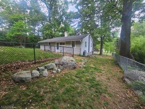 10 Shawnee Road Hopatcong NJ 07843