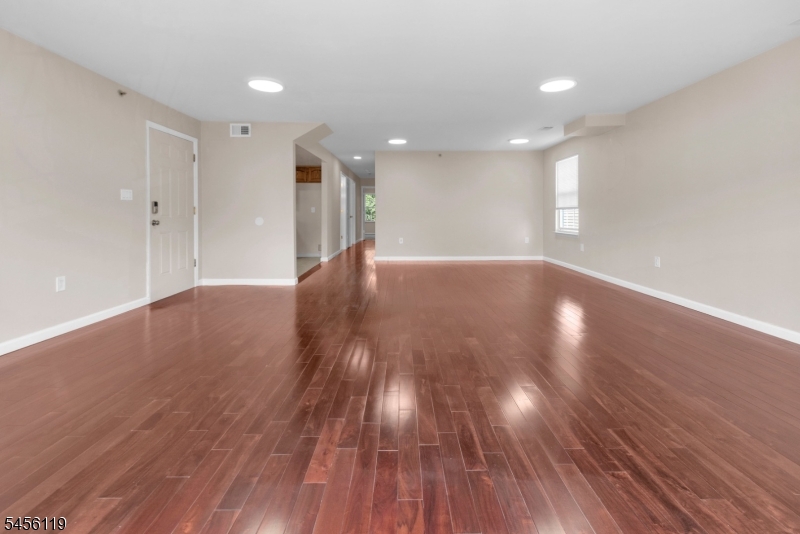13 Lisa Court Newark NJ 07112