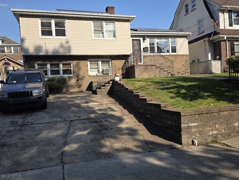 423 Lake Street Newark NJ 07104