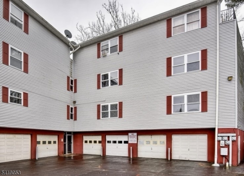 51 Smith Street Irvington NJ 07111