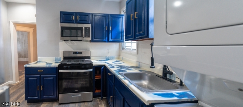 867 S 17th Street Newark NJ 07108