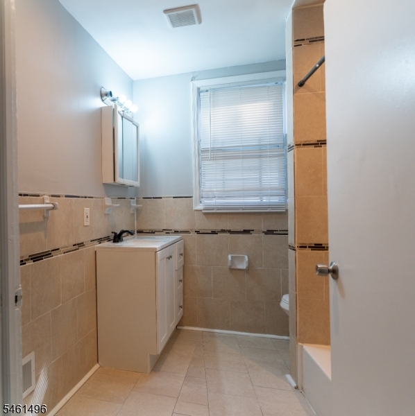 867 S 17th Street Newark NJ 07108