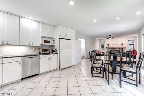 33 Highmount Avenue Warren NJ 07059