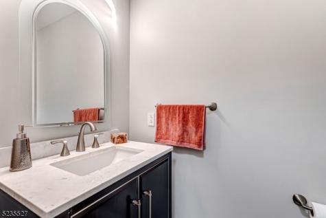 33 Highmount Avenue Warren NJ 07059