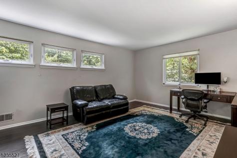 33 Highmount Avenue Warren NJ 07059