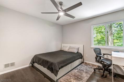 33 Highmount Avenue Warren NJ 07059